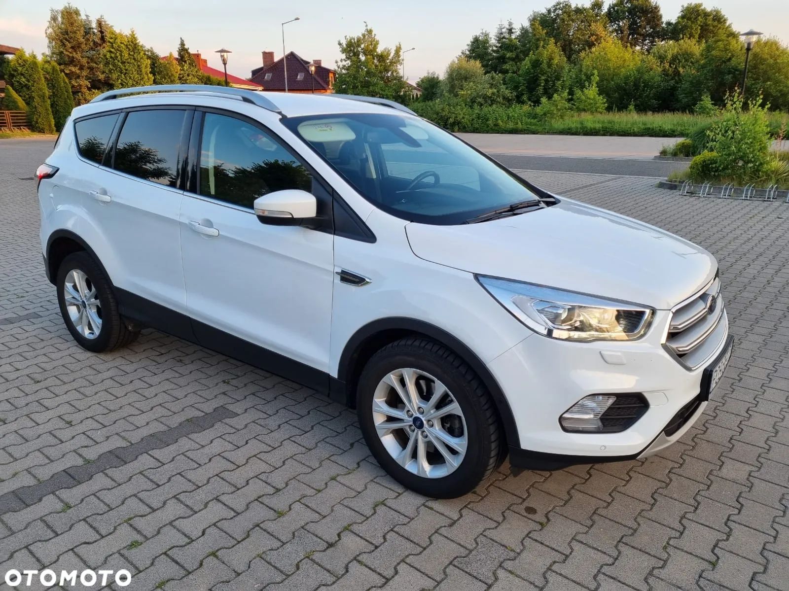 Ford Kuga - 1
