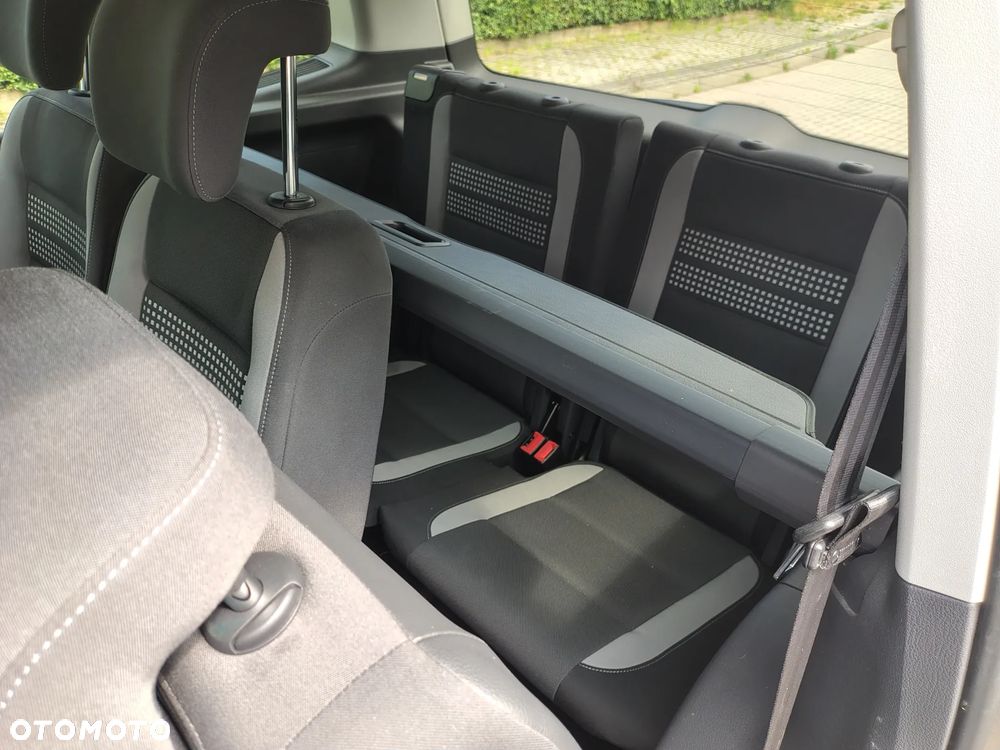 Volkswagen Touran 2.0 TDI DPF BlueMotion Technology Life - 19