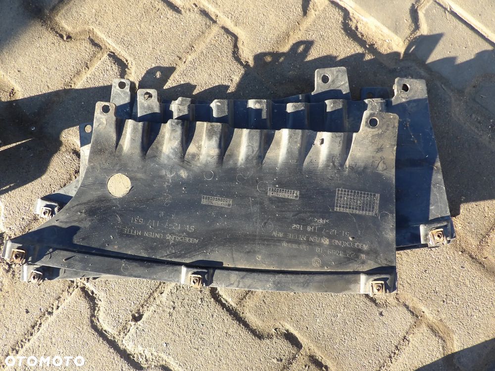 BMW - E81,E87 - OSŁONA DOLNA ZDERZAKA TYLNEGO  - 7118162 - 1