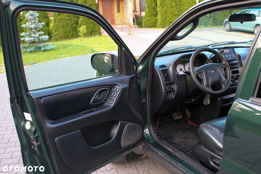 Ford Maverick 3.0 V6 Limited - 32