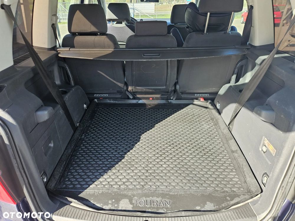Volkswagen Touran - 5