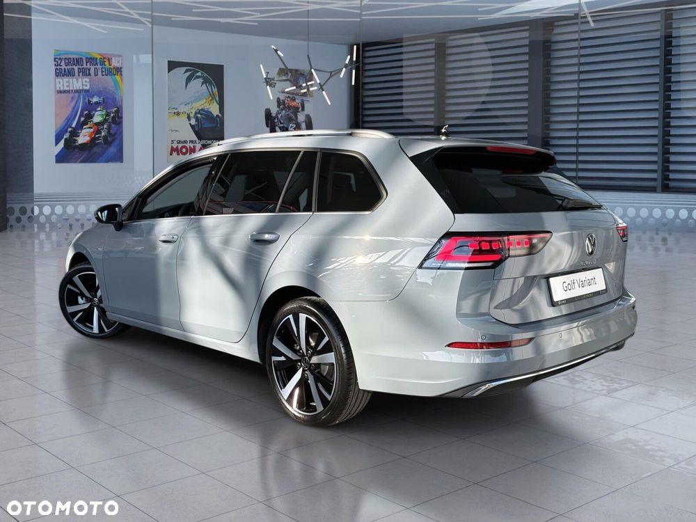 Volkswagen Golf Variant - 11