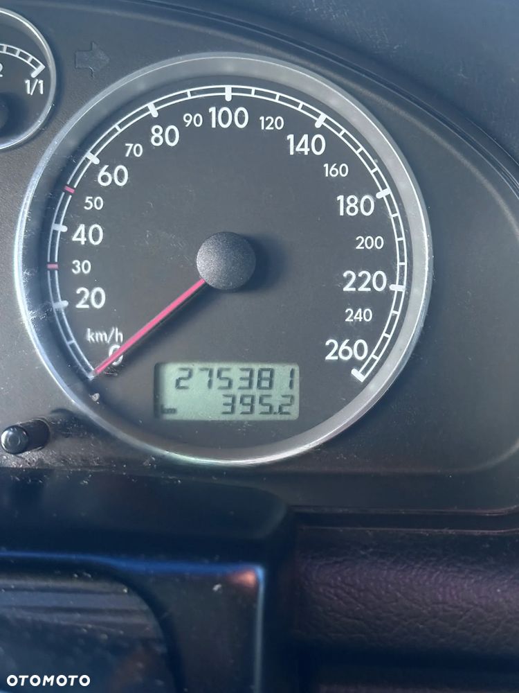 Volkswagen Passat 1.9 TDI Exclusive - 7