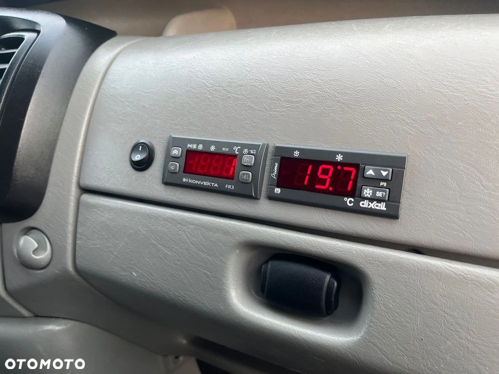 Renault TRAFIC LONG CHŁODNIA PLUS ZASILANIE STACJONRANE SPRAWNA 100% - 18