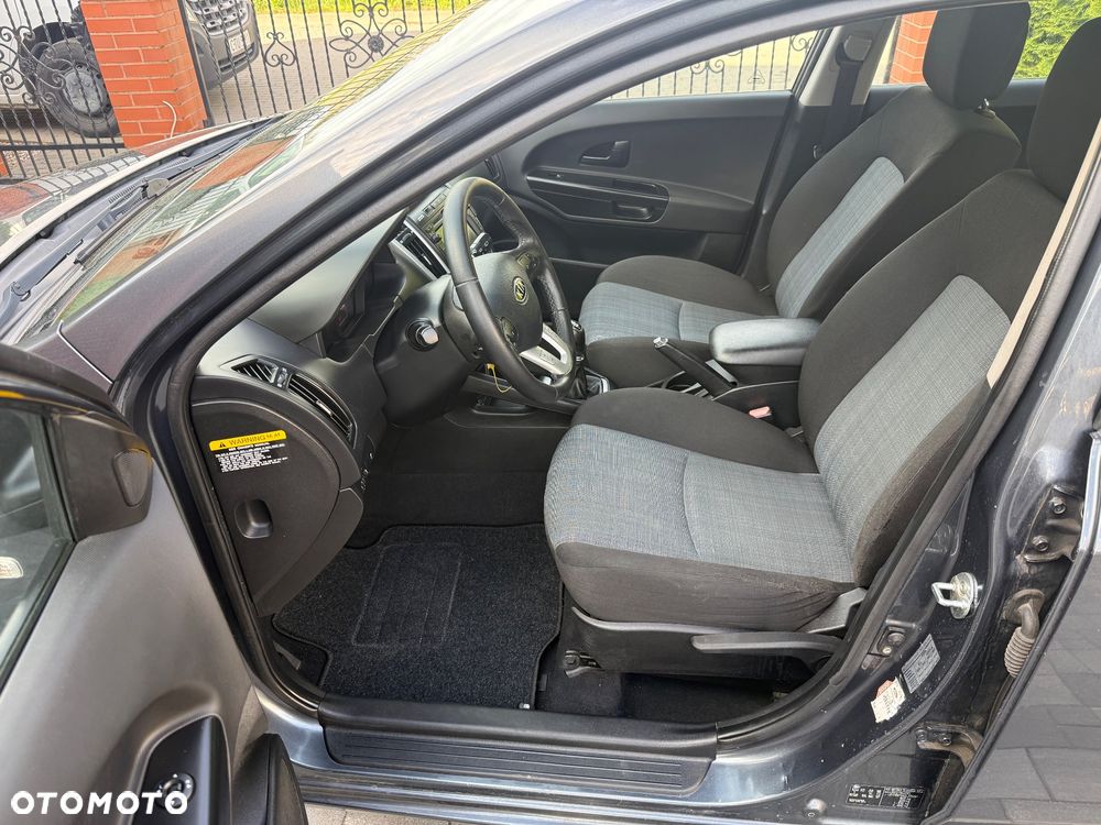 Kia Ceed 1.4 CVVT Dream-Team Edition - 13