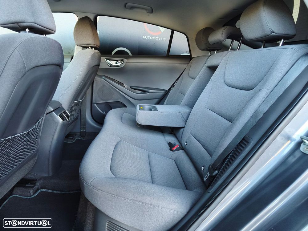 Hyundai Ioniq - 35