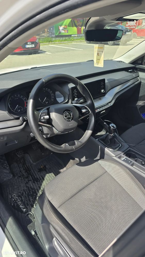 Skoda Octavia 2.0 TDI Ambition - 9