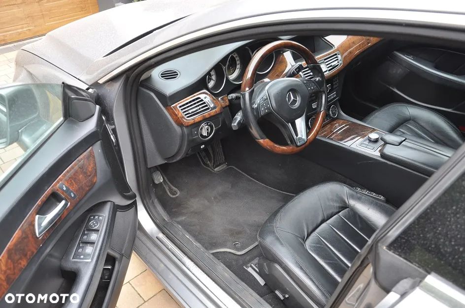 Mercedes-Benz CLS - 9