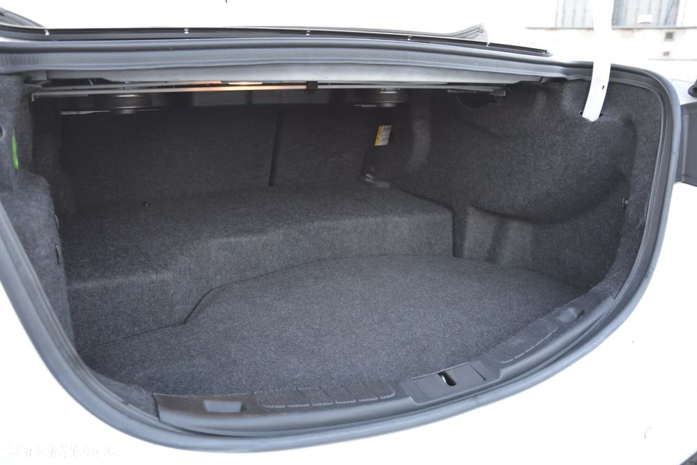 Ford Fusion - 30