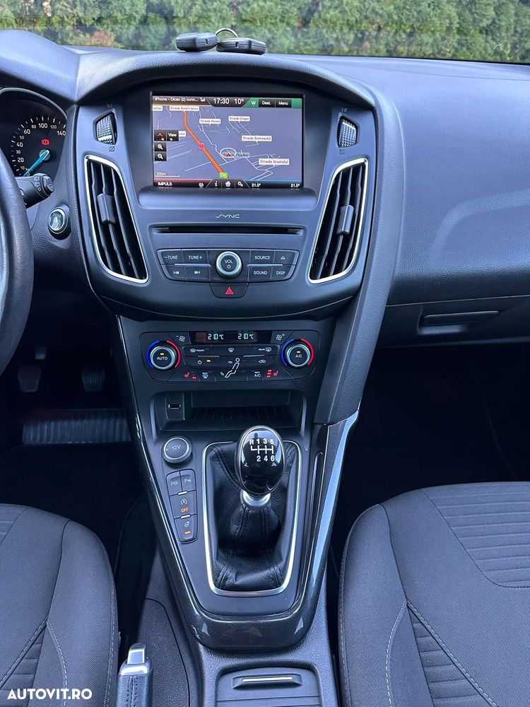 Ford Focus 2.0 TDCi DPF Start-Stopp-System Titanium - 6