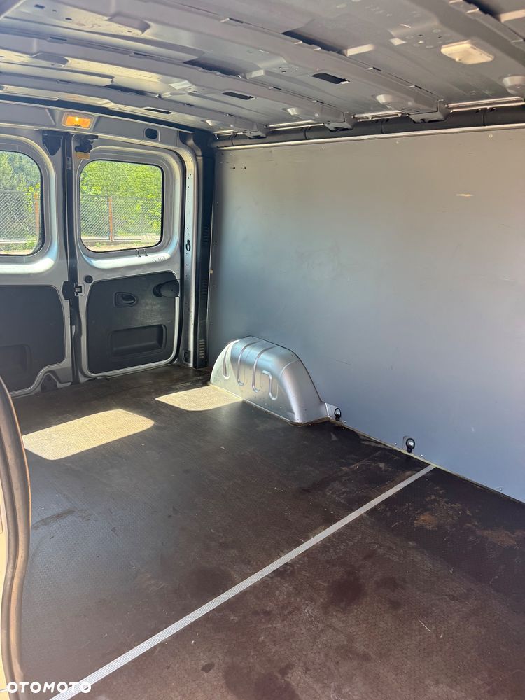 Renault Trafic - 26