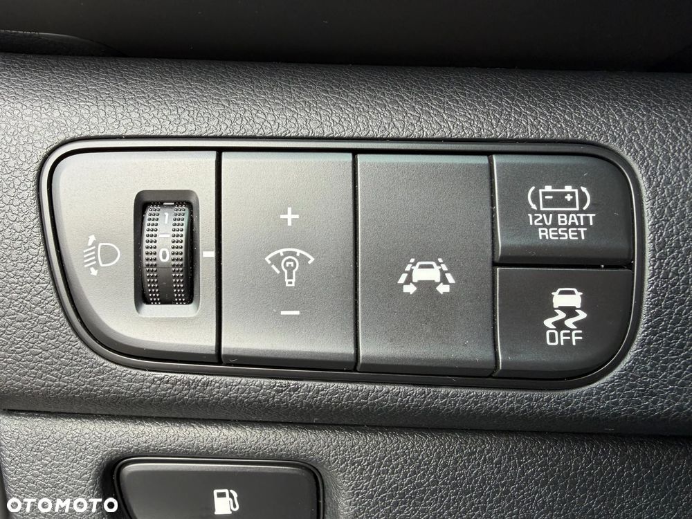 Kia Niro 1.6 GDI Hybrid M - 18