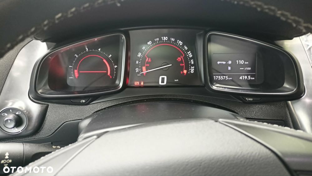 Citroën DS5 HDi 165 SoChic - 19