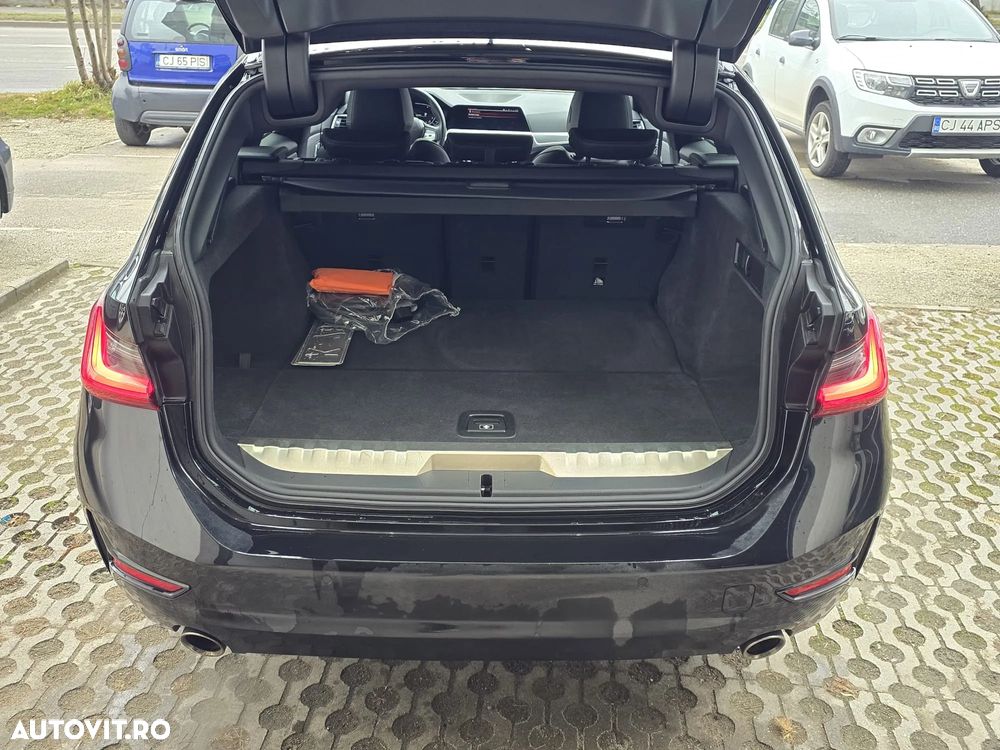 BMW Seria 3 330e xDrive Aut. Luxury Line - 13