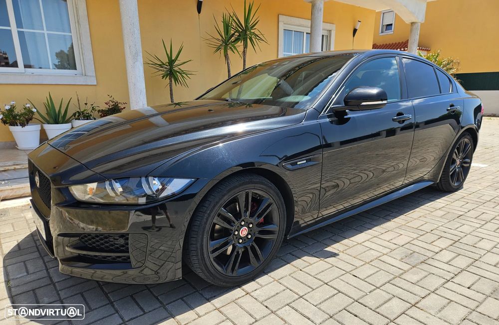 Jaguar XE 2.0 D R-Sport - 39