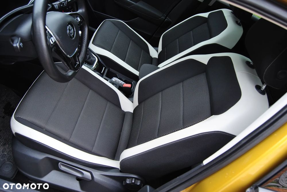 Volkswagen T-Roc - 11