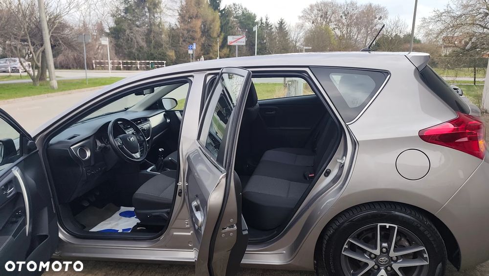 Toyota Auris 2.0 D-4D Luna - 14