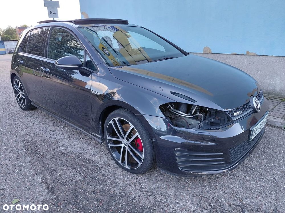 Volkswagen Golf - 4