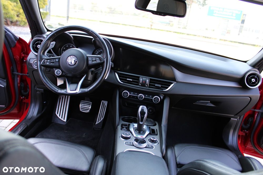 Alfa Romeo Giulia 2.0 Turbo 16V AT8-Q4 Veloce Ti - 31