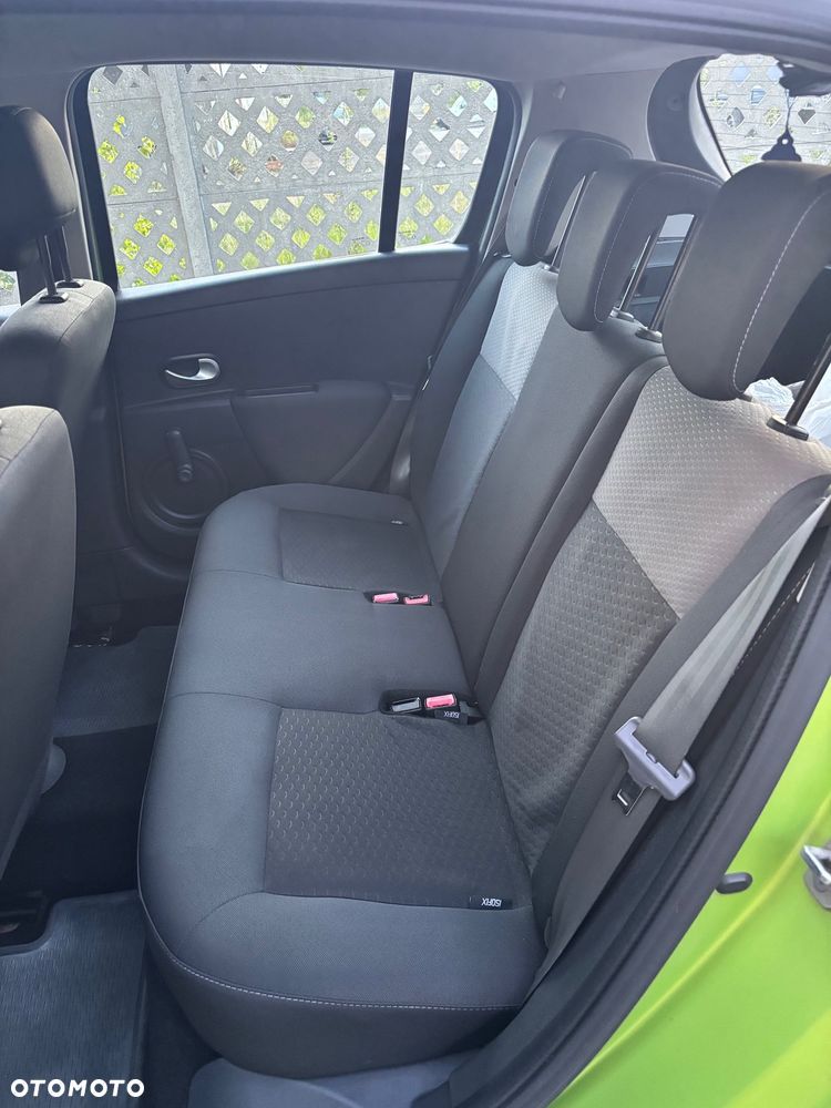 Renault Clio 1.2 16V Alize - 7