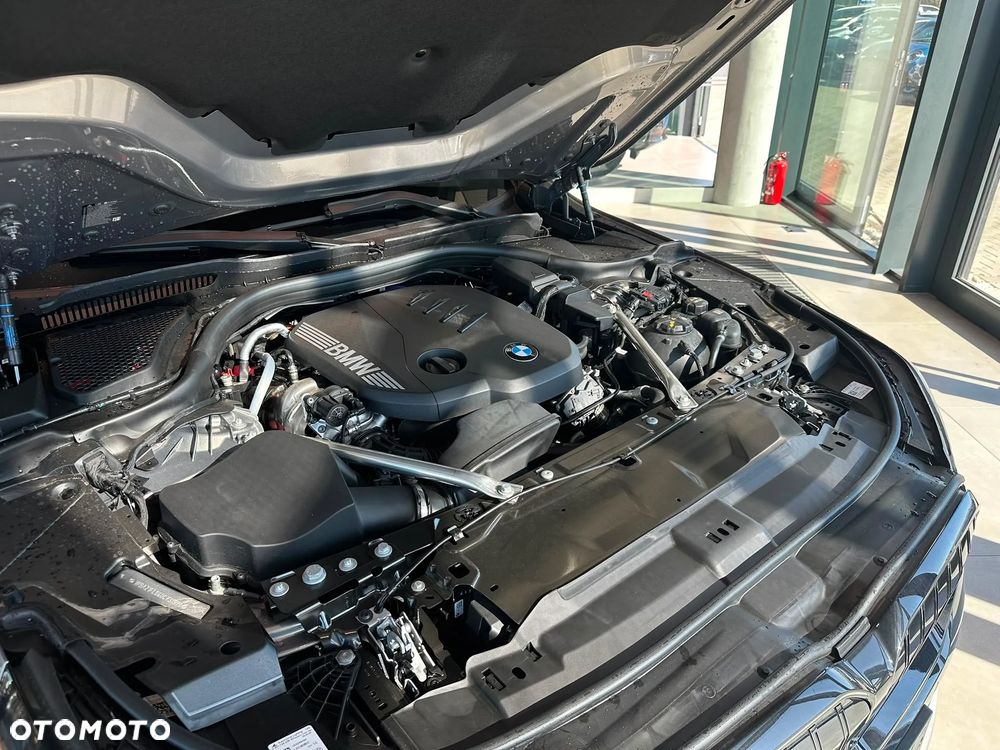 BMW Seria 5 520d xDrive mHEV - 29