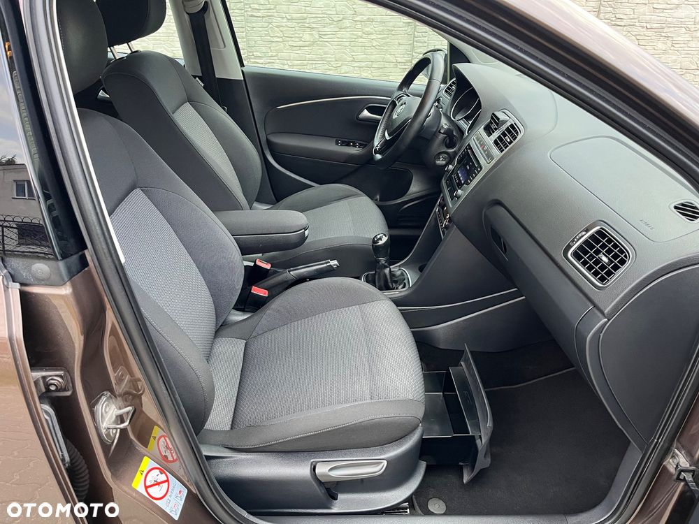 Volkswagen Polo 1.2 TSI Blue Motion Technology Lounge - 23