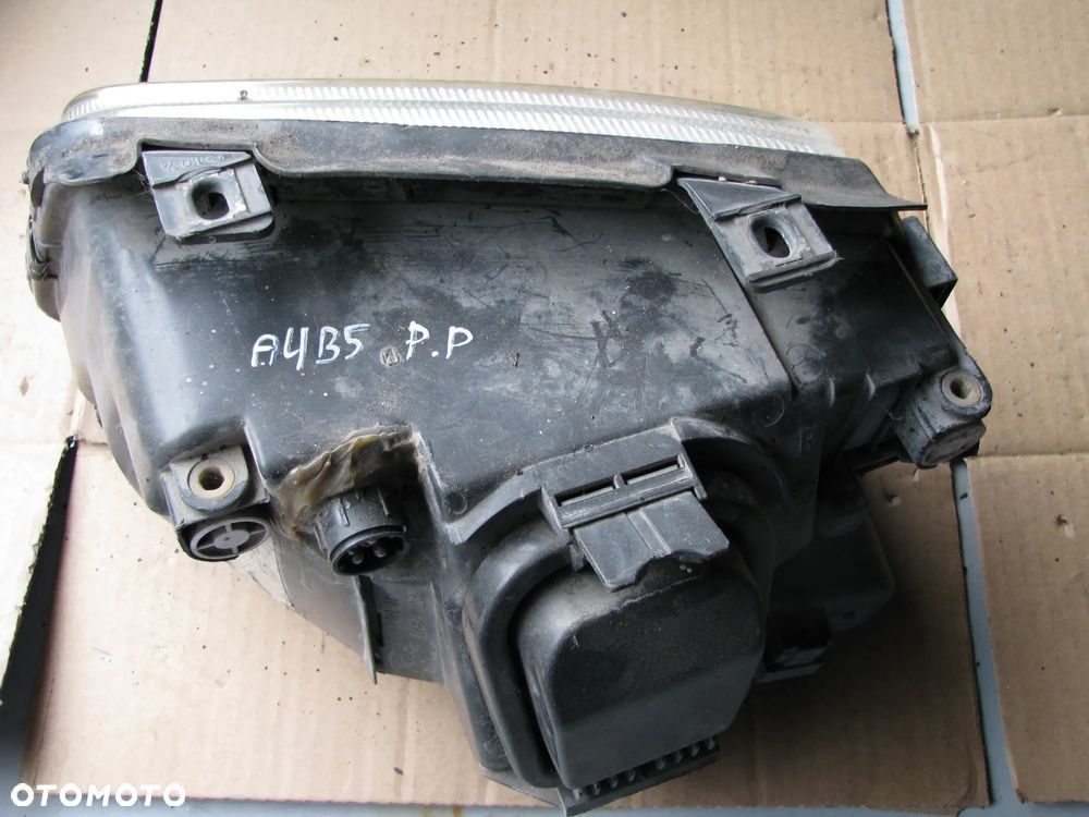 Audi A4 B5 lampa przednia prawa 8DO941004A - 7