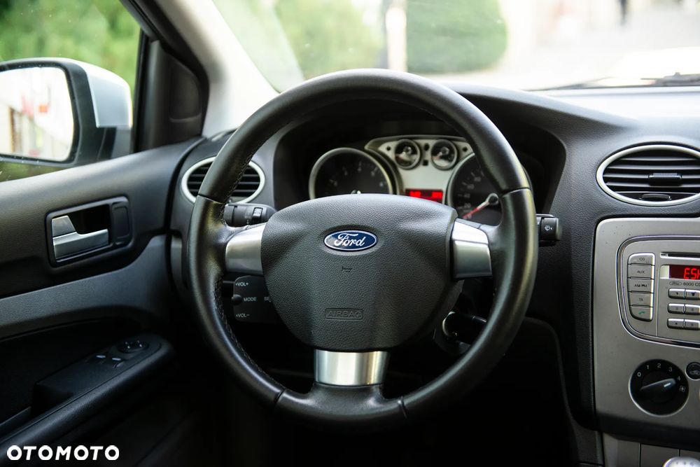 Ford Focus 1.6 16V Style - 29