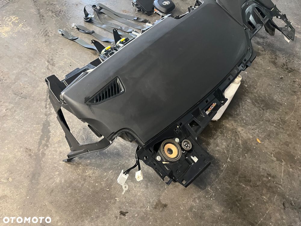 Konsola deska airbag oryginał Toyota Corolla E21 - 11