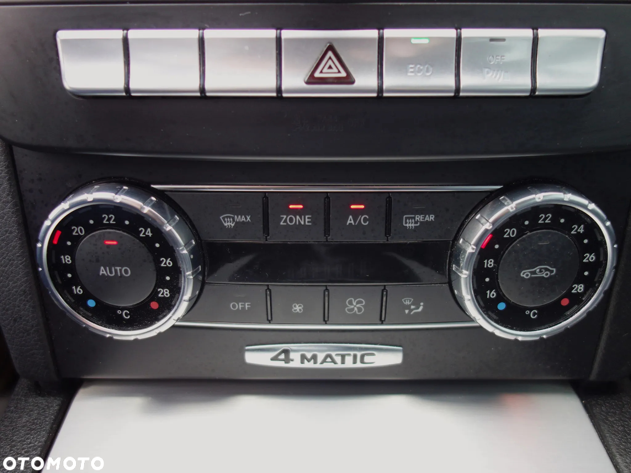 Mercedes-Benz Klasa C 250 (BlueTEC) d 4Matic T 7G-TRONIC AMG Line - 6
