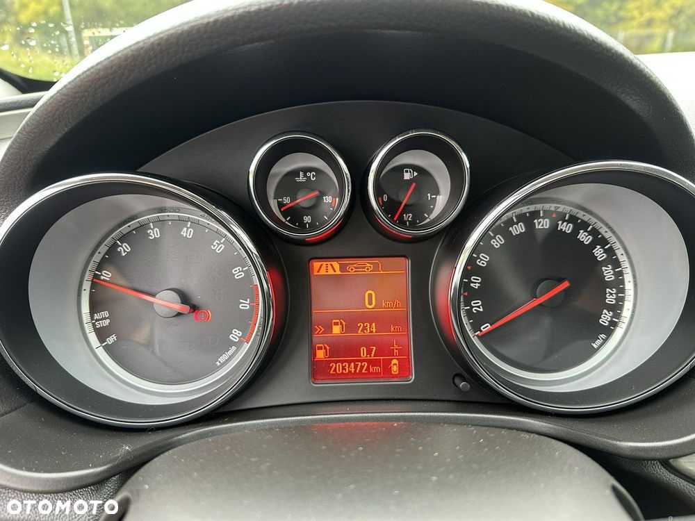 Opel Insignia - 16
