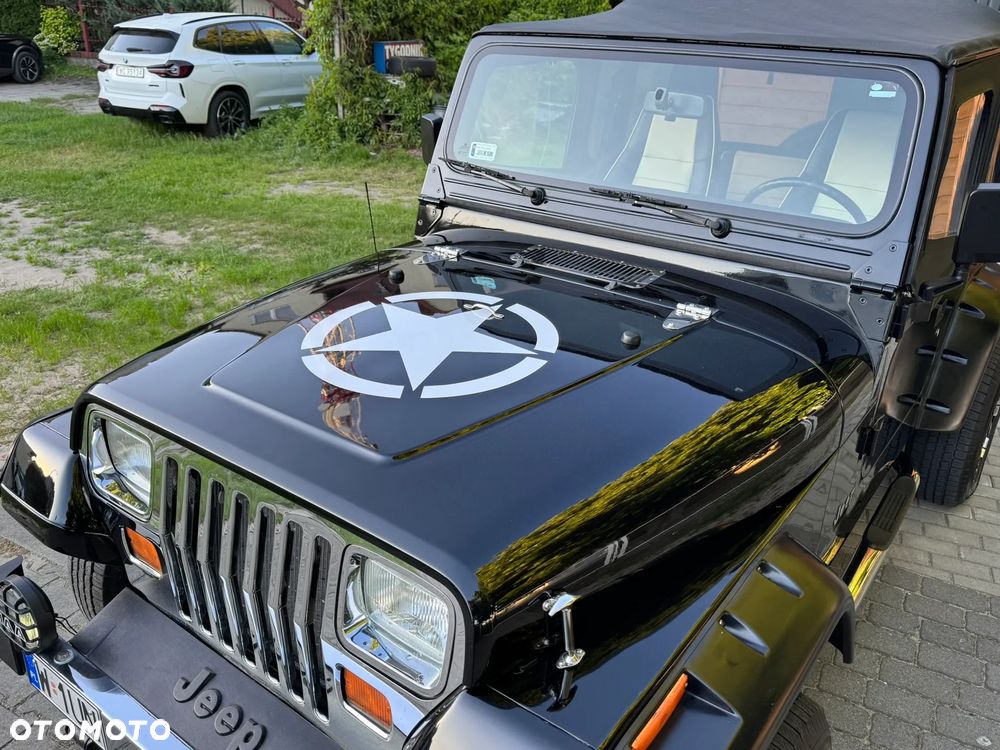 Jeep Wrangler - 10