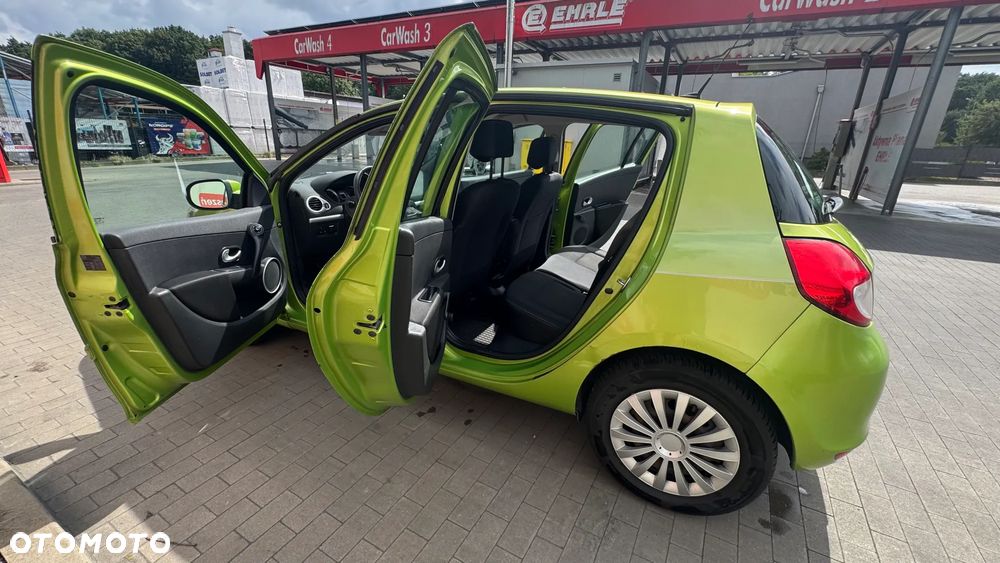 Renault Clio - 12