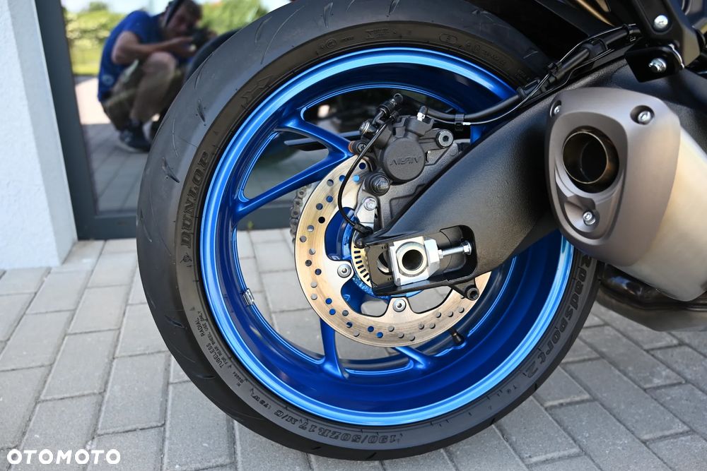 Suzuki GSX 1000 - 37