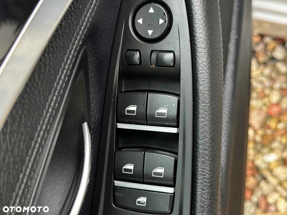 BMW Seria 5 520i - 21