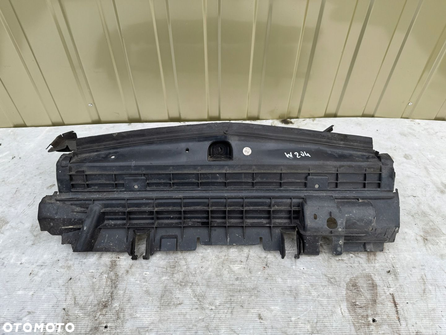 Kierownica Powietrza Pod chłodnice Mercedes C klasa W204 A2045053430 - 2