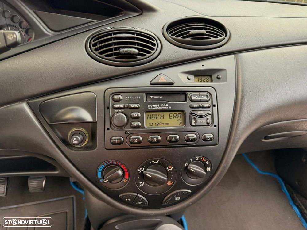 Ford Focus 1.4 Comfort - 27
