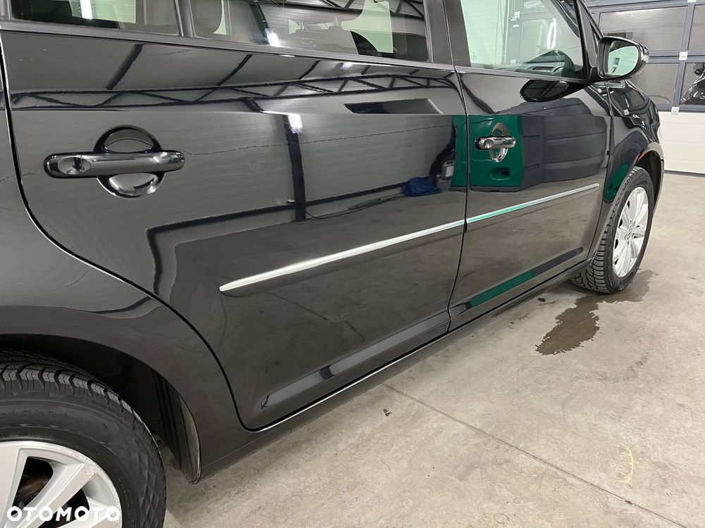 Volkswagen Touran 1.6 TDI DPF BlueMotion Technology Highline - 35