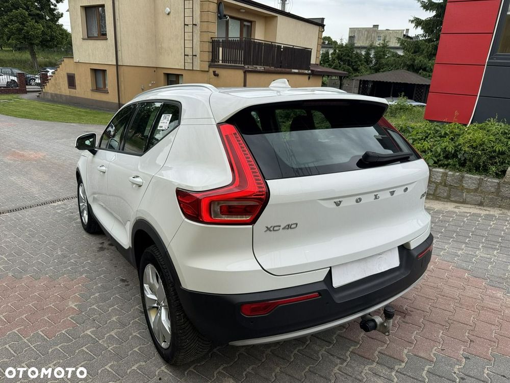 Volvo XC 40 D3 AWD Momentum - 4