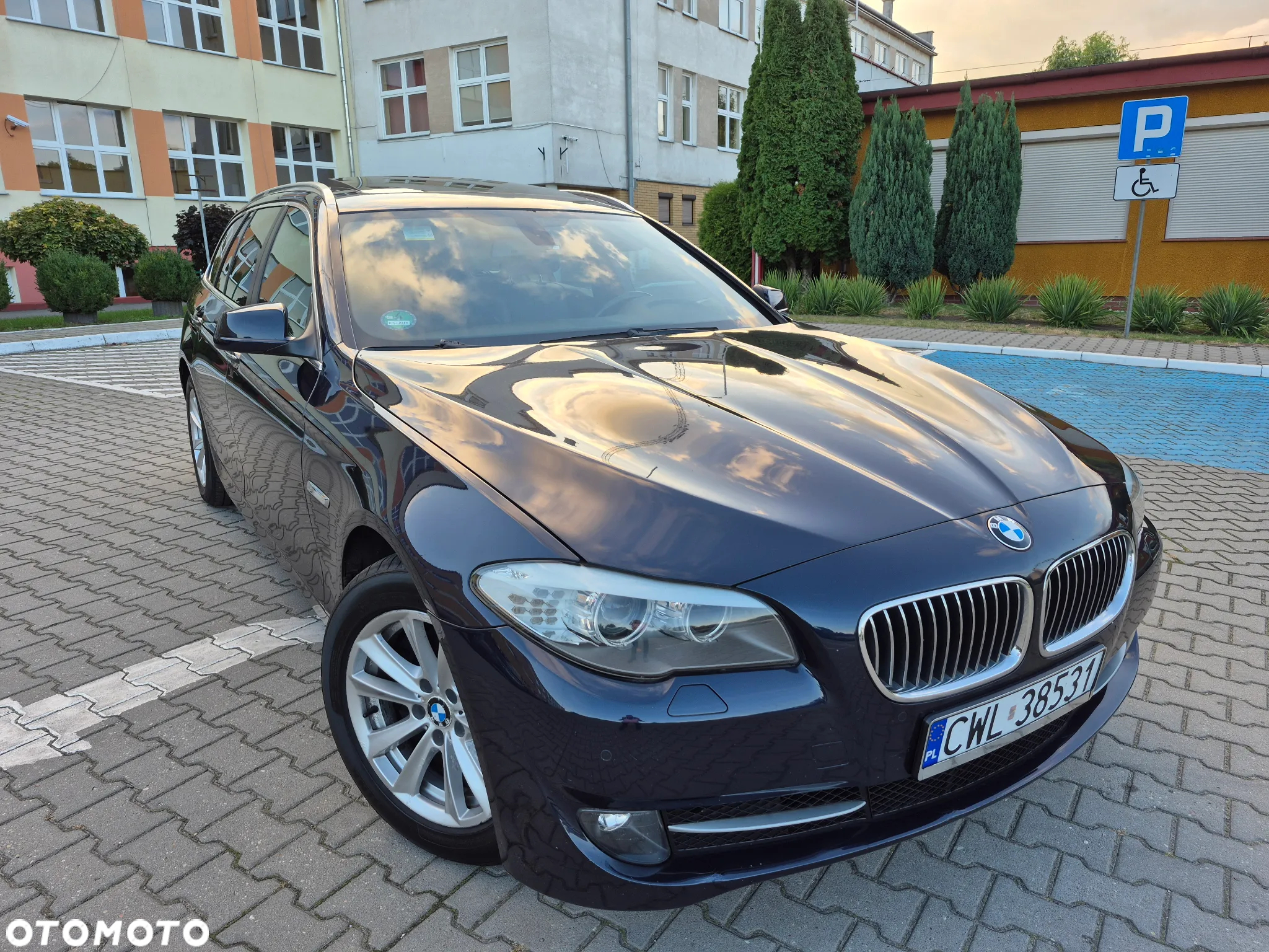 BMW Seria 5 520d Touring - 4