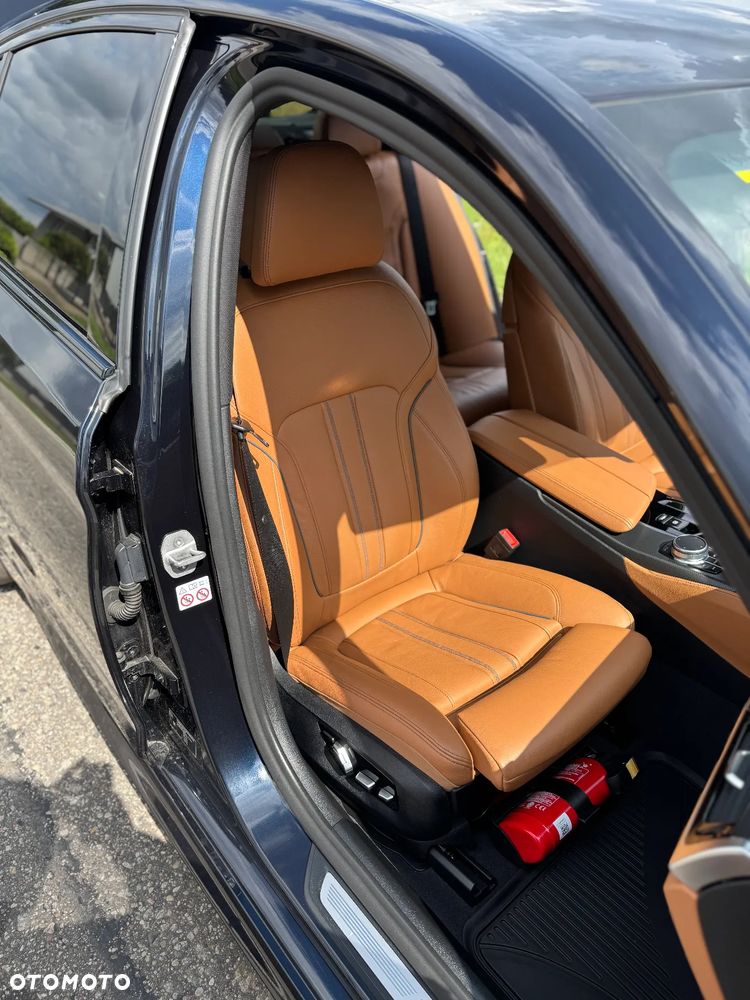 BMW Seria 5 520d xDrive M Sport sport - 24