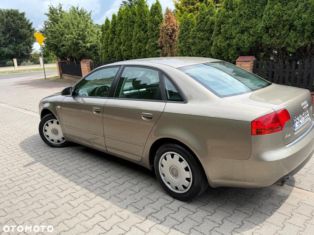 Audi A4 Limousine - 9