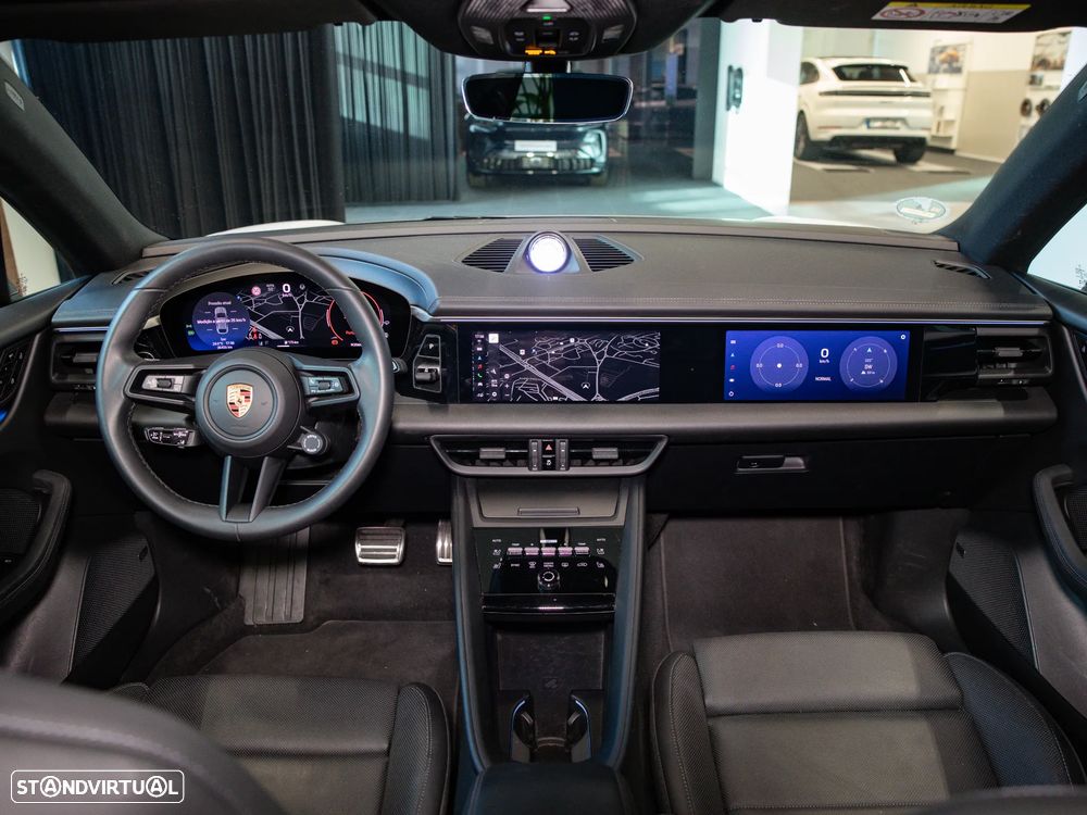 Porsche Macan Electric 4 - 15