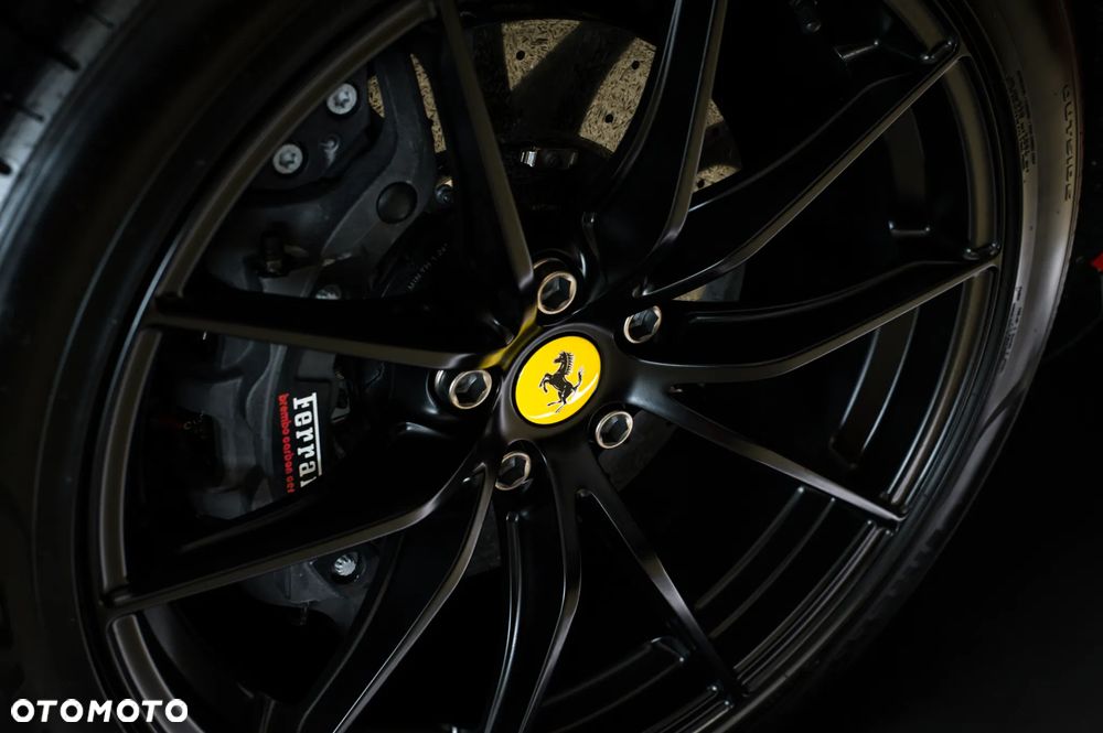 Ferrari 812 Superfast - 12