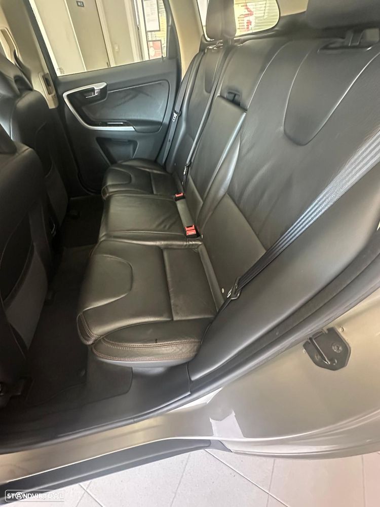 Volvo XC 60 2.0 D3 Drive - 11
