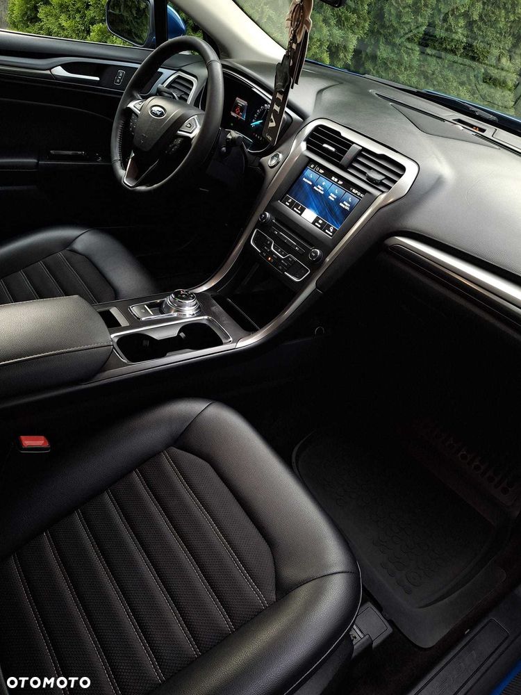 Ford Fusion - 5