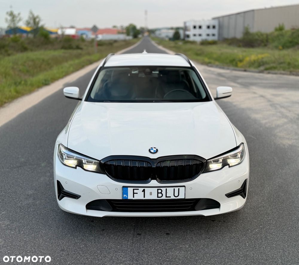BMW Seria 3 320d MHEV Sport Line