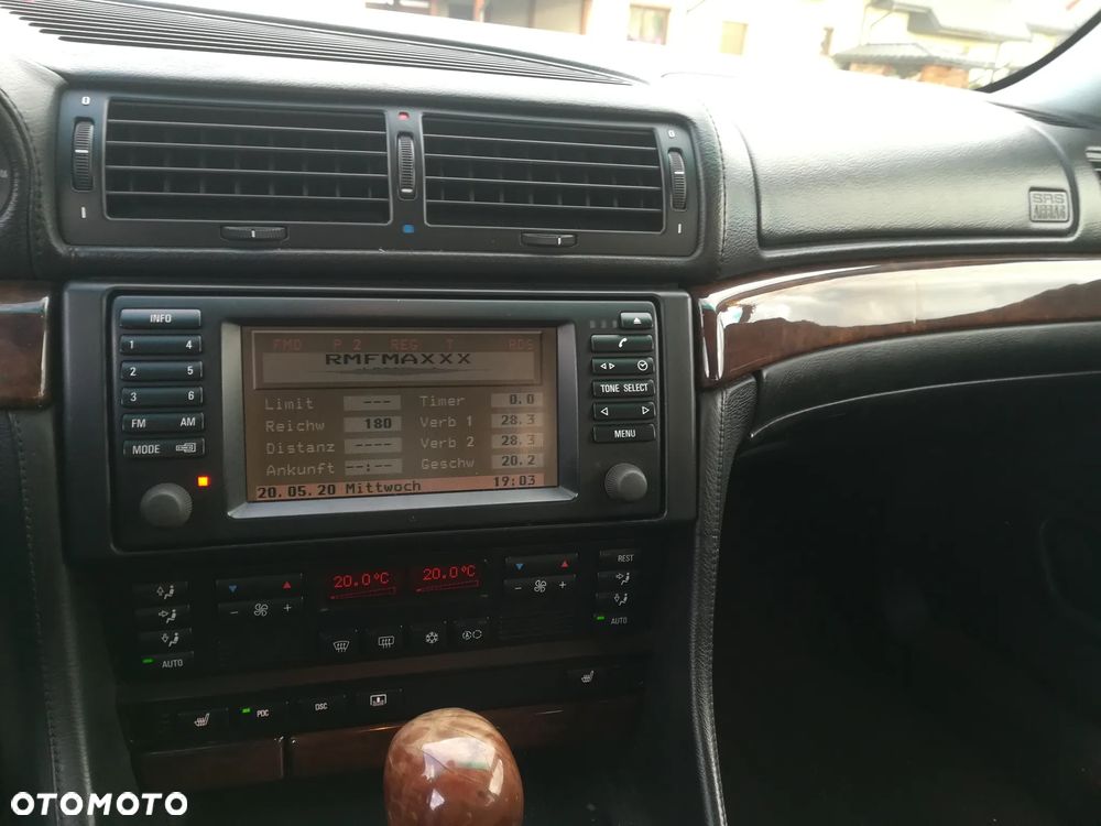 BMW Seria 7 750i - 13