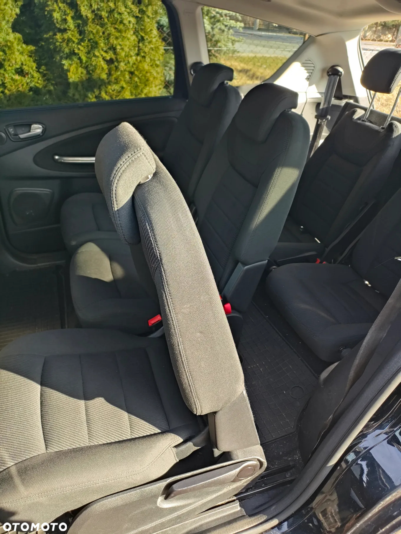 Ford S-Max - 11