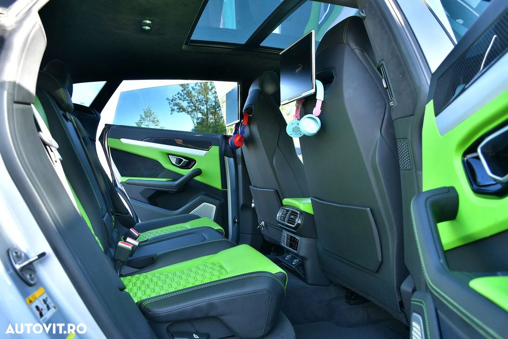 Lamborghini URUS Standard - 18